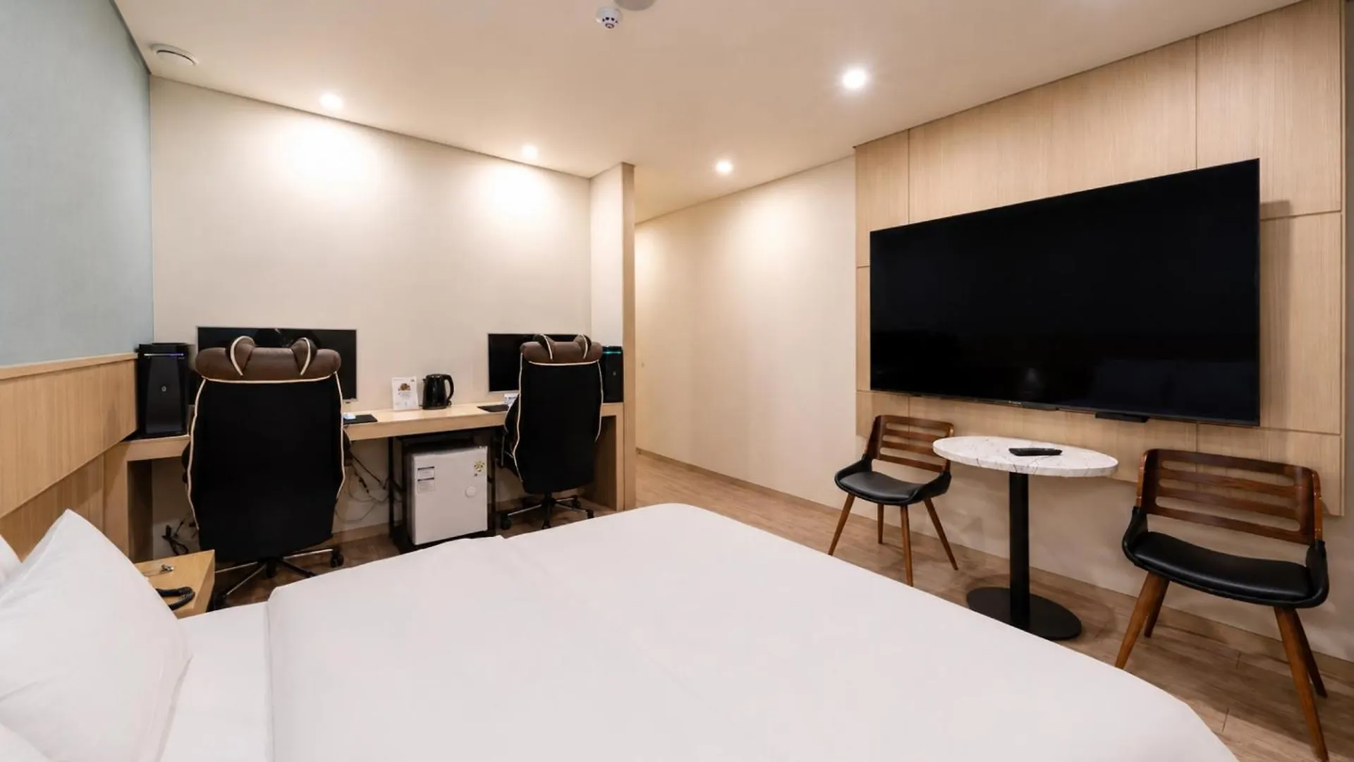 Incheon Guwol Hotel Mplace 인천 구월동 호텔 엠플레이스
