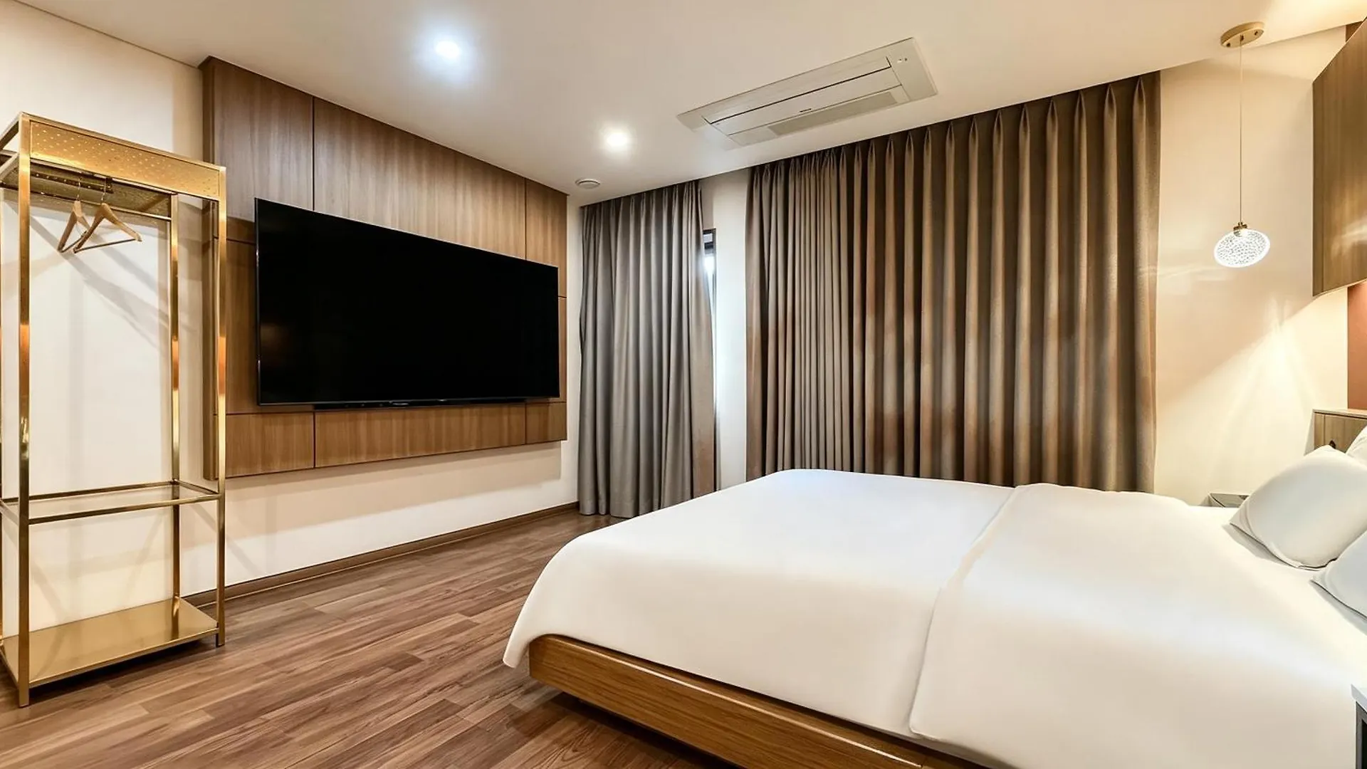 Incheon Guwol Hotel Mplace 인천 구월동 호텔 엠플레이스