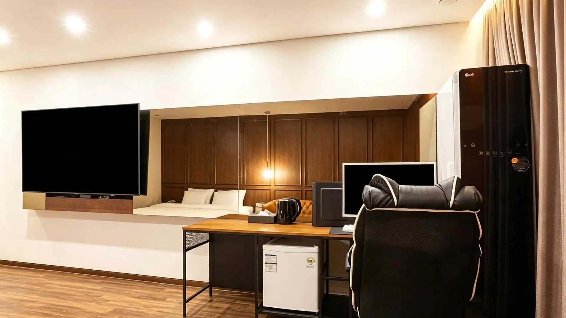 Incheon Guwol Hotel Mplace 인천 구월동 호텔 엠플레이스 3*,