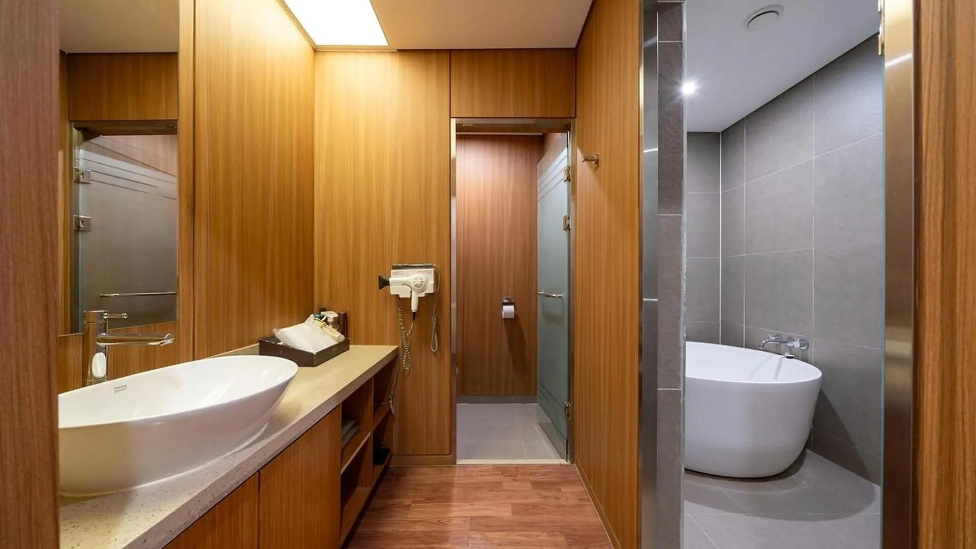 Incheon Guwol Hotel Mplace 인천 구월동 호텔 엠플레이스