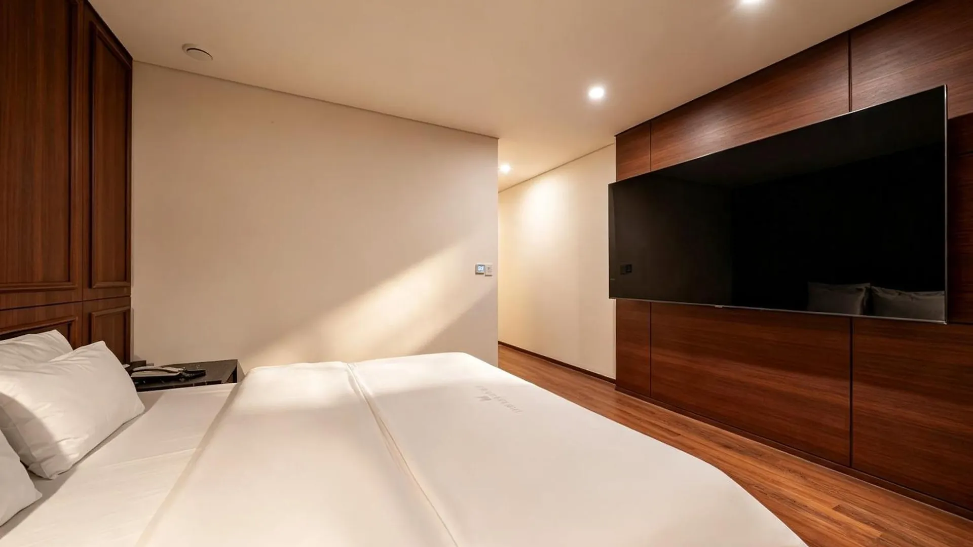 Incheon Guwol Hotel Mplace 인천 구월동 호텔 엠플레이스