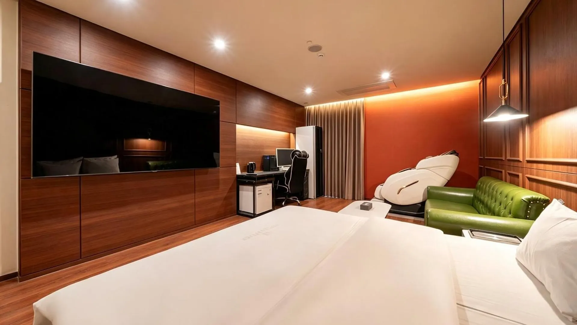 Incheon Guwol Hotel Mplace 인천 구월동 호텔 엠플레이스 3*,  韓国