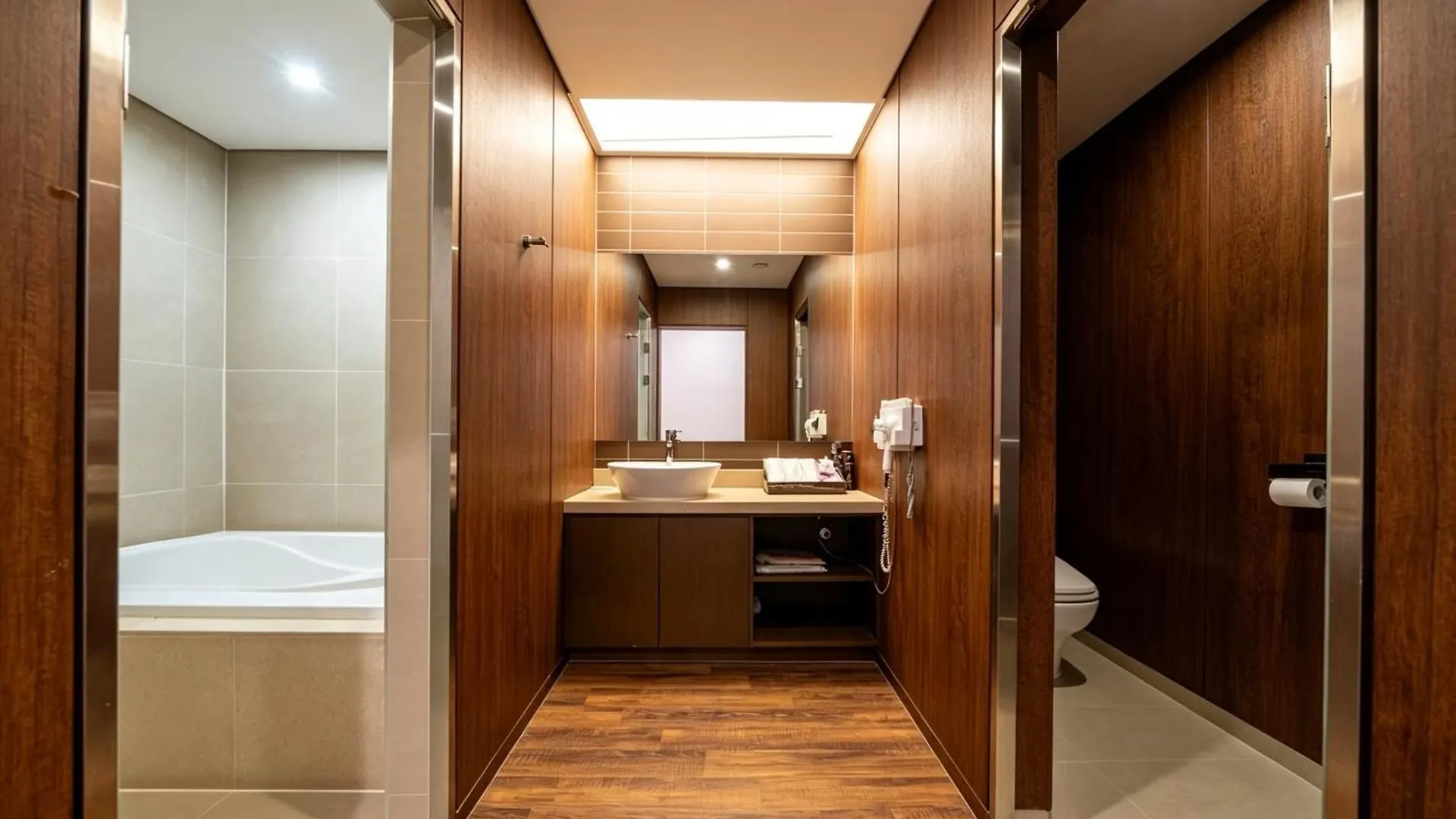 Incheon Guwol Hotel Mplace 인천 구월동 호텔 엠플레이스